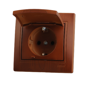 Lezard MIRA розетка с крышкой Сосна 701-0801-123